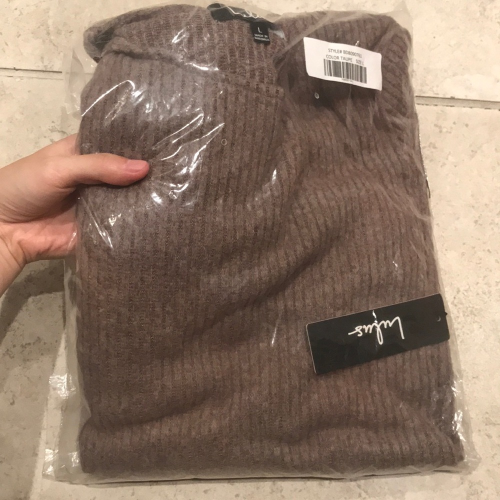 Lulus Layered Flounce Sleeve Sweater Bodycon Dress - Picture 6 of 10